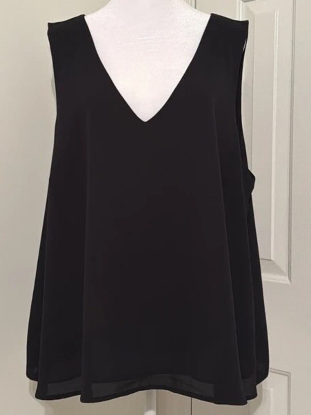Women’s Sleeveless V-Neck Black Tank Top